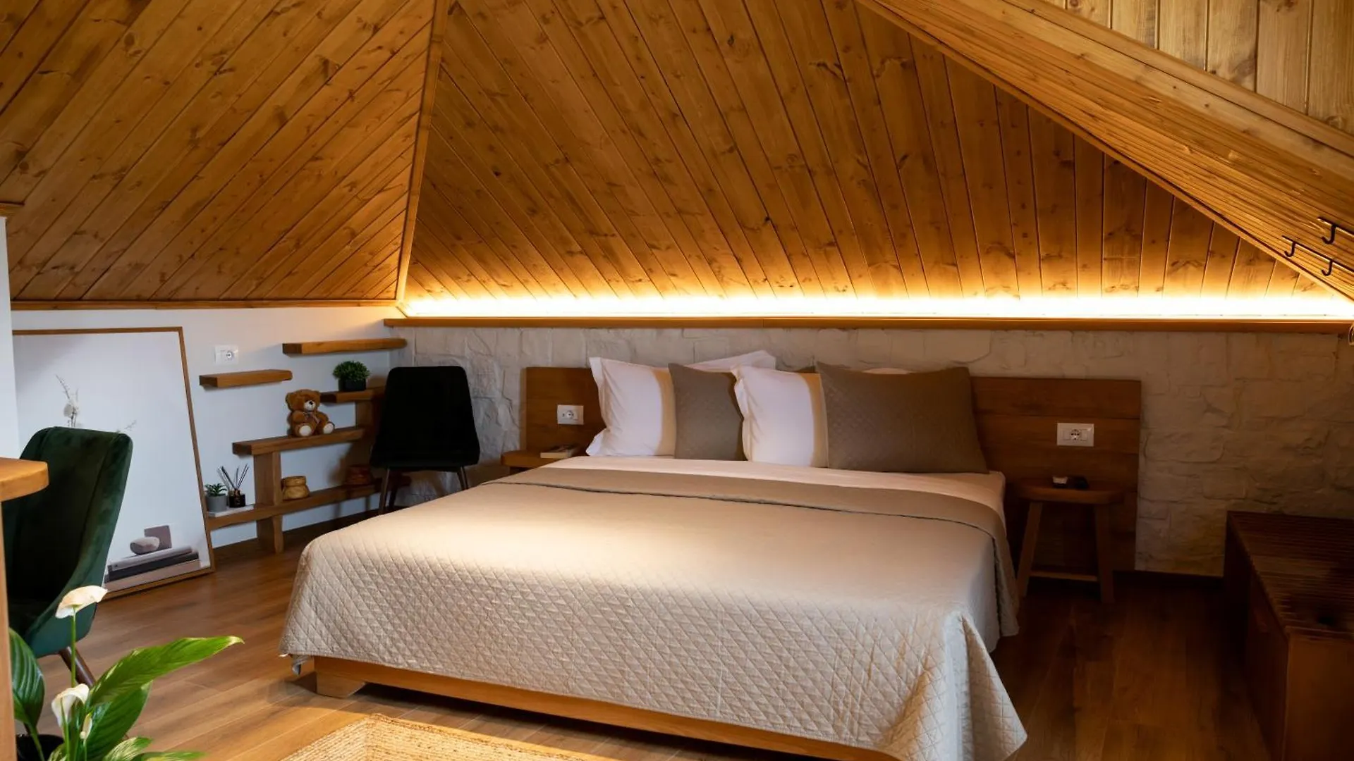 The Stone Sky Hotel Gjirokaster 3*,  Albania