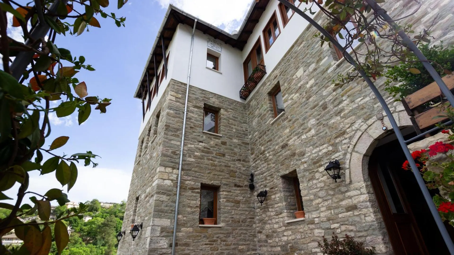 The Stone Sky Hotel Αργυρόκαστρο 3*,  Αλβανία