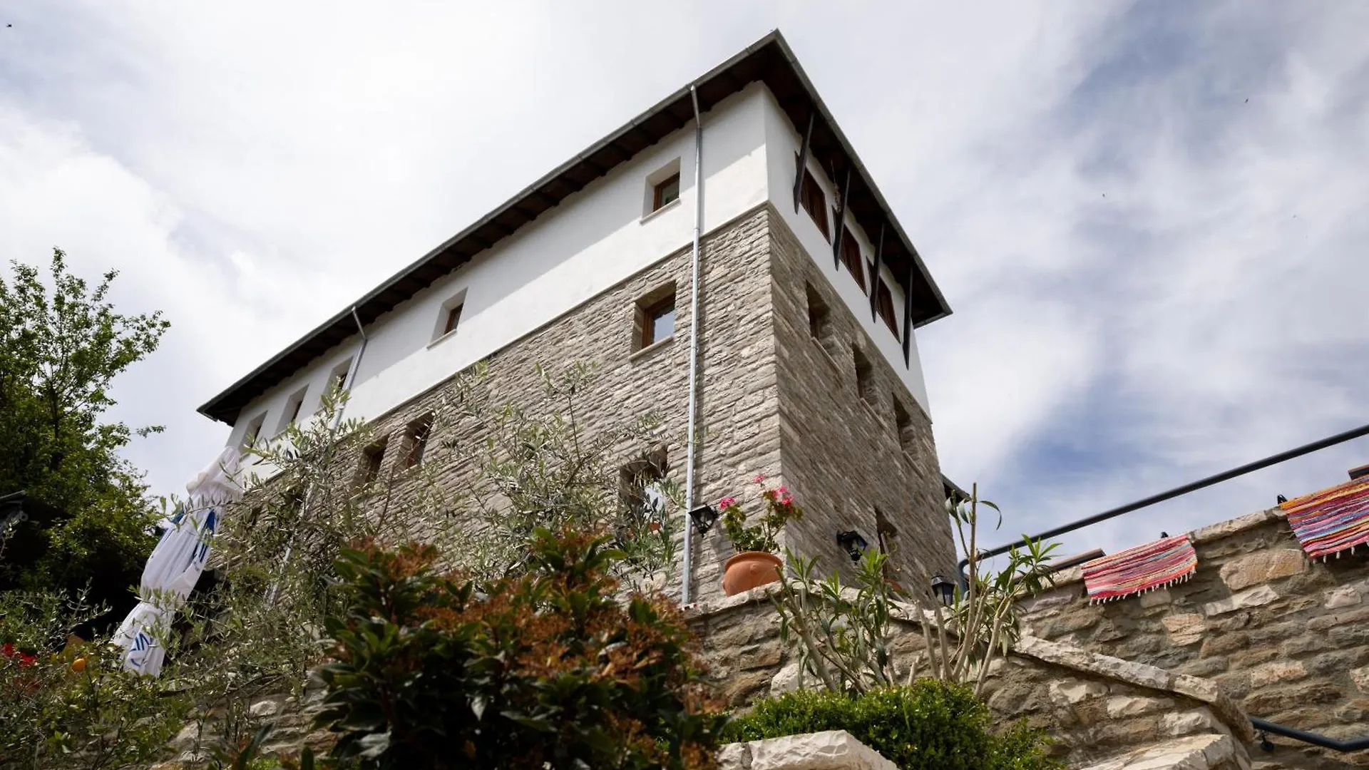 The Stone Sky Hotel Αργυρόκαστρο