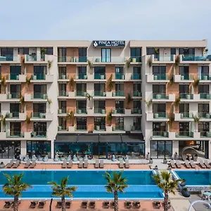 Pinea & Golem (Tirana)