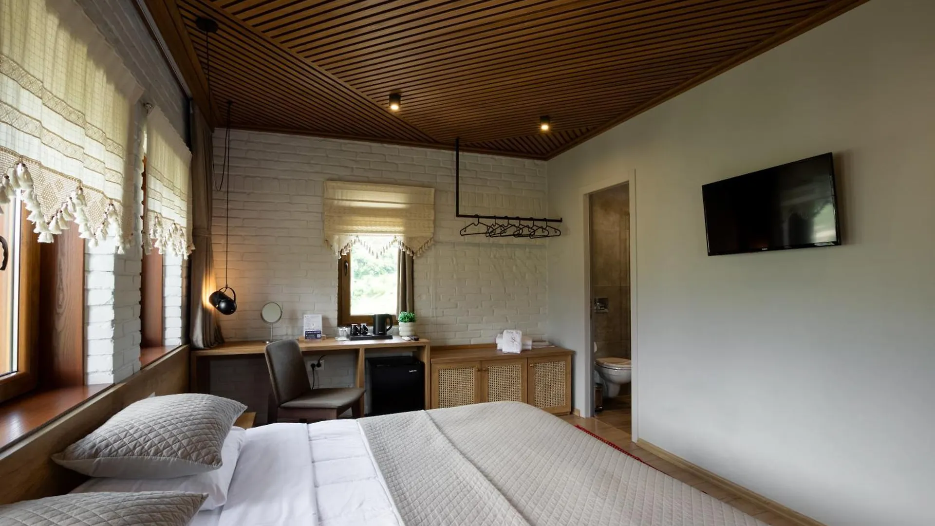 ***  The Stone Sky Hotel Gjirokaster Albania